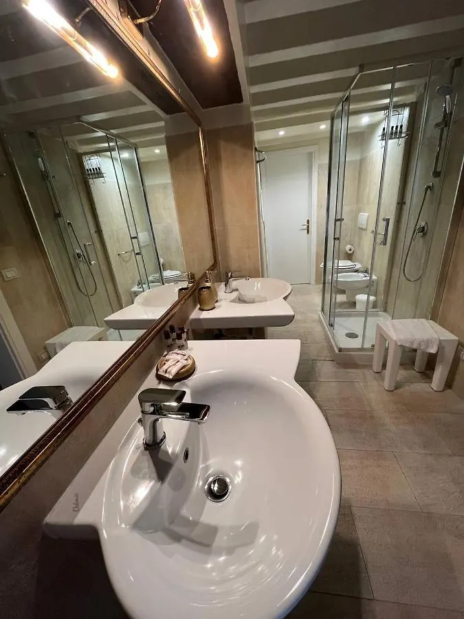 Corte Del Doge Di Rialto Venedig 0*,  Italien
